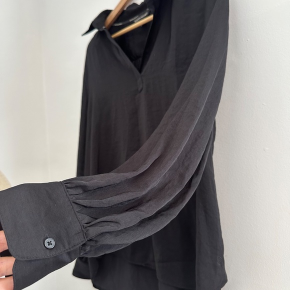 Banana Republic  | Women’s size L  Long Sleeve, Flowy Collared Shirt - Picture 3 of 13